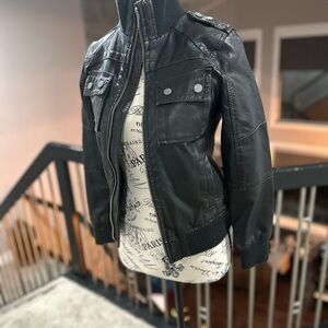 Garcia Vintage Women's Black Leather Bomber Jacket - Size XS